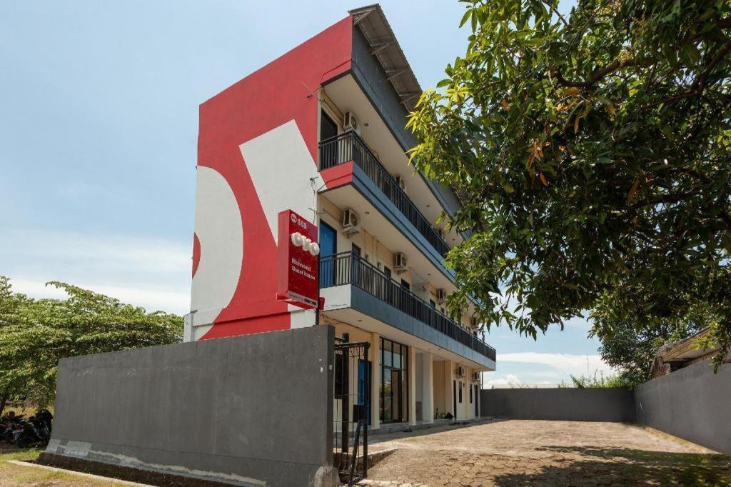Richmond Guest House Cirebon Redpartner Екстериор снимка
