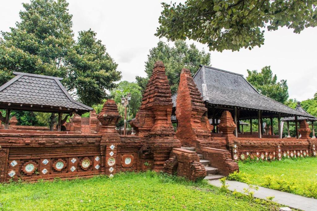 Richmond Guest House Cirebon Redpartner Екстериор снимка