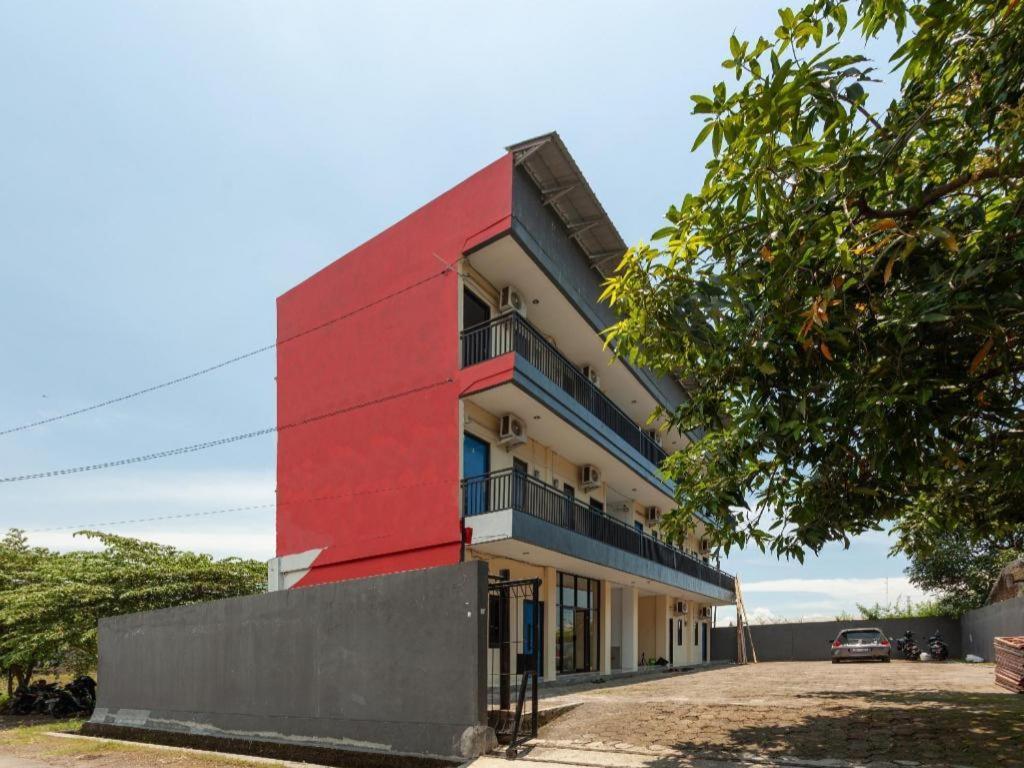 Richmond Guest House Cirebon Redpartner Екстериор снимка