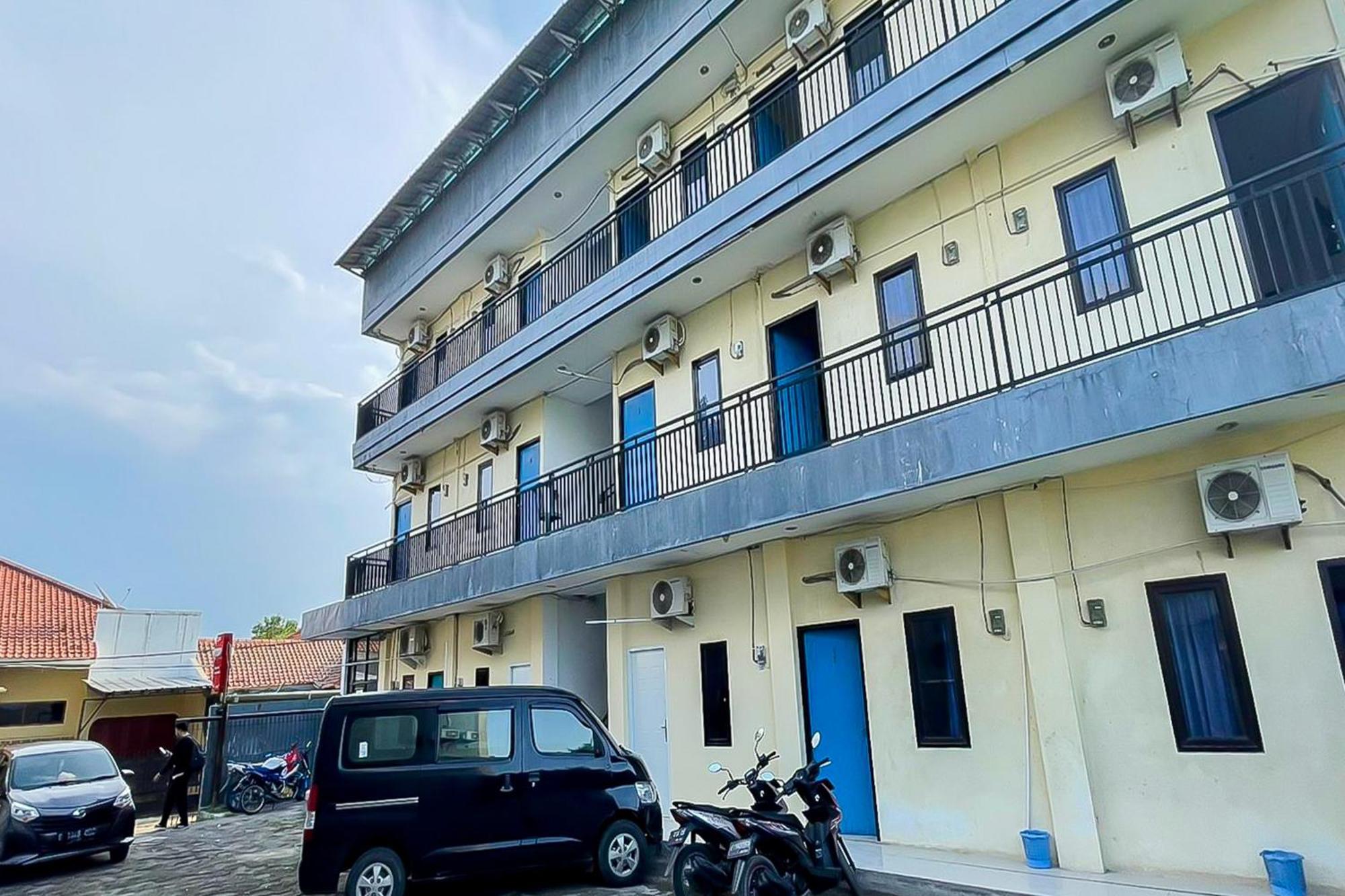 Richmond Guest House Cirebon Redpartner Екстериор снимка